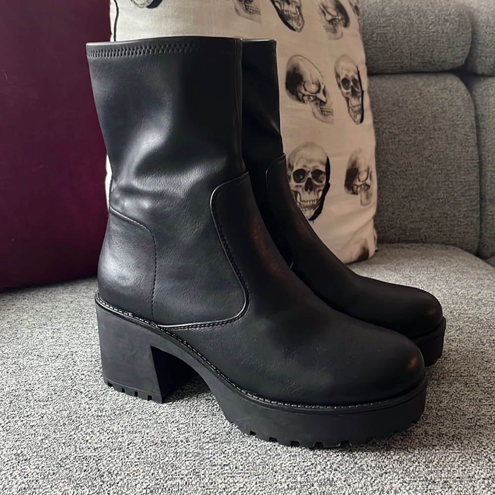 Black lug boots